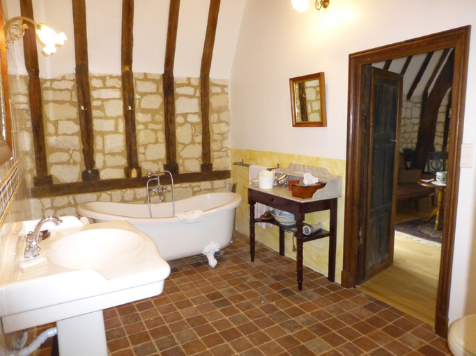 Bathroom 5, Le Clos Chavigny, Indre-et-Loire