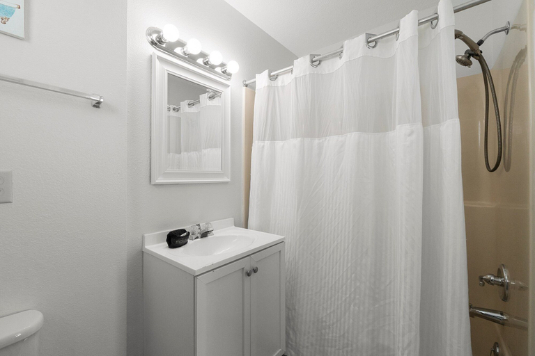 Bathroom, 6400 Beach Dr - Seabatical A, Bay