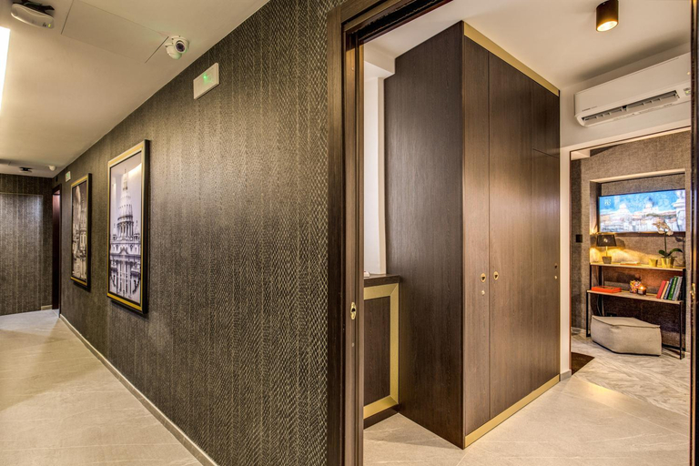 Others 5, FOURHEADS Private Suites, Rome