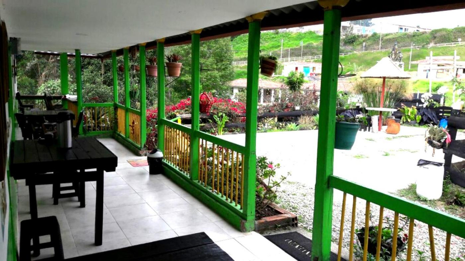 Public Area, Hostal y Camping Los Girasoles, Salento