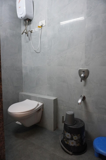 Bathroom, Hotel Apple Inn By GRB, Surat