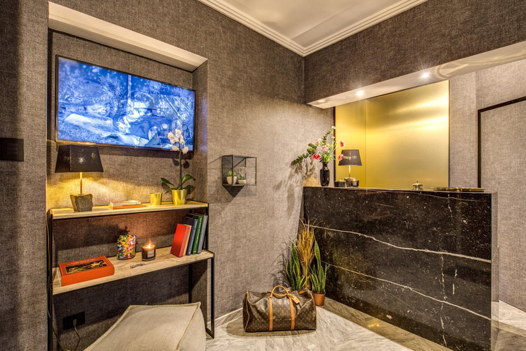 Public Area 3, FOURHEADS Private Suites, Rome