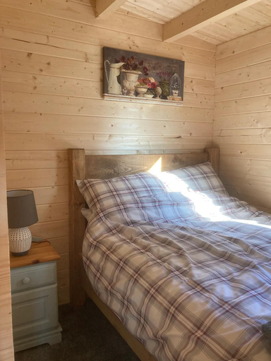 Bedroom, Captivating 1-bed Lodge in Chesterfield, Derbyshire