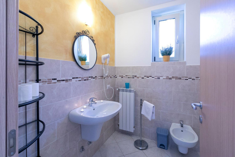 Bathroom 2, Residence la Collina, Como
