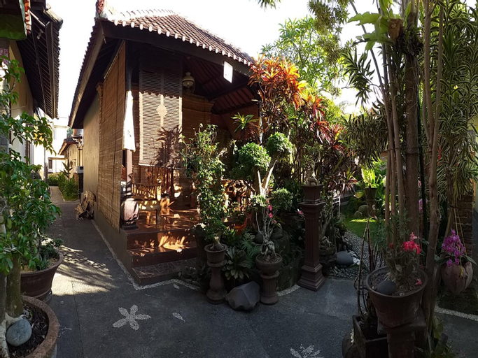Exterior 3