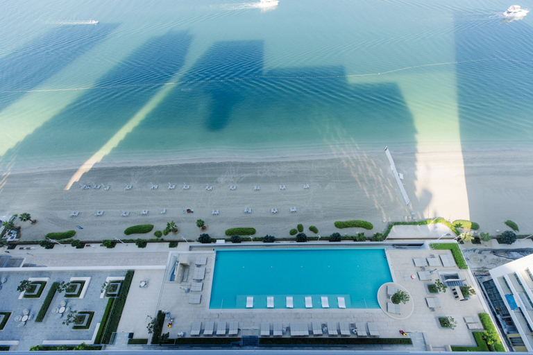 Exterior & Views, 3BD Haven with Sweeping Water Views, Dubai