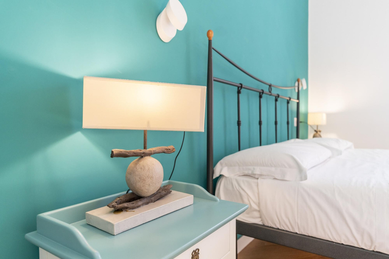 Bedroom 3, Piazza San Luigi 9 in Naples, Napoli