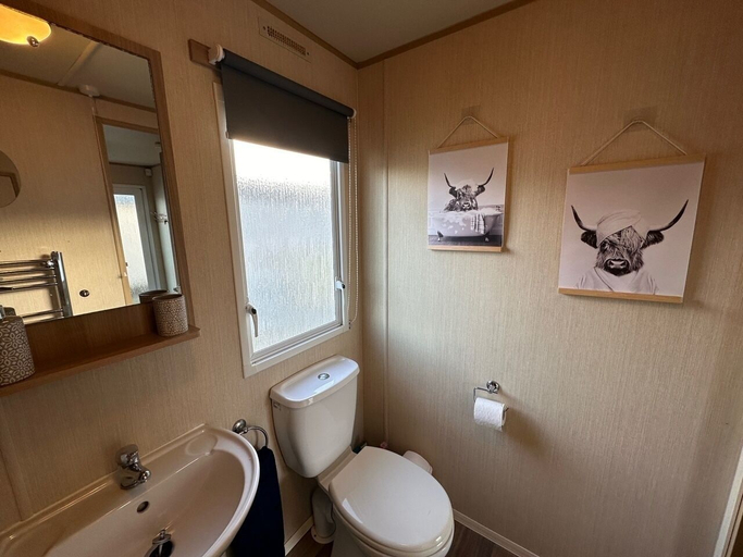 Bathroom 3, A Beautiful, Dog Friendly Holiday Home, Lincolnshire