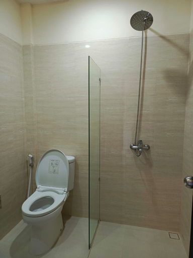 Bathroom 18