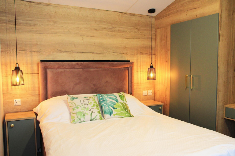 Bedroom 5, Dog Friendly Park 5 Miles From Bude 2 bed Caravan, Devon