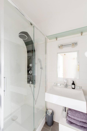 Bathroom, Charming Apartment Untere Donaustrasse, Wien