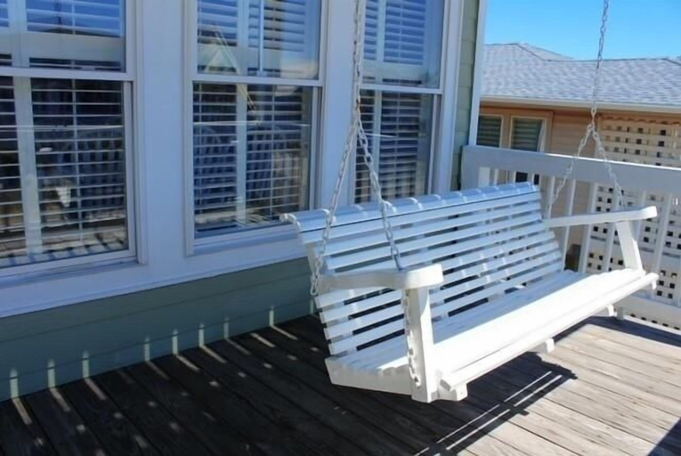 Property grounds 5, Reel Blessed 4 Bedroom Home by RedAwning, Brunswick