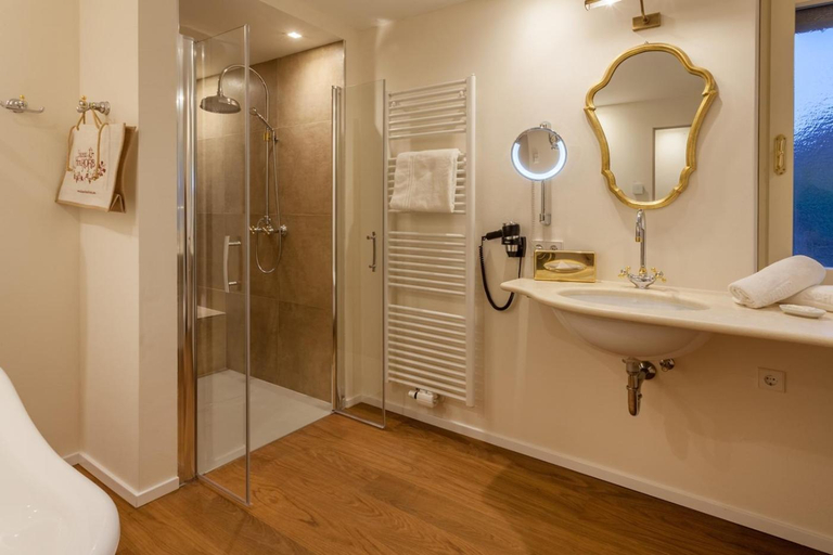 Bathroom 4, Schloss Hotel Korb, Bolzano