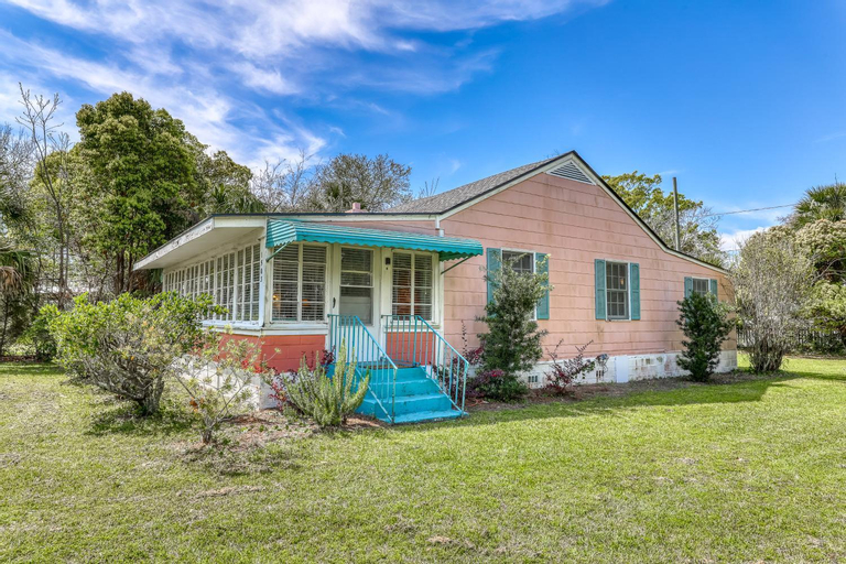 Beach Cottage on Jones, Chatham