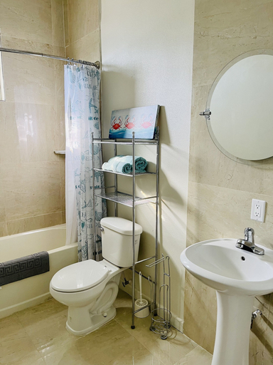 Bathroom 2, Cheekz Loft