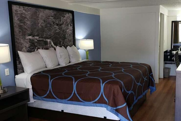 Bedroom 3, Super 8 By Wyndham Asheville Biltmore, Buncombe