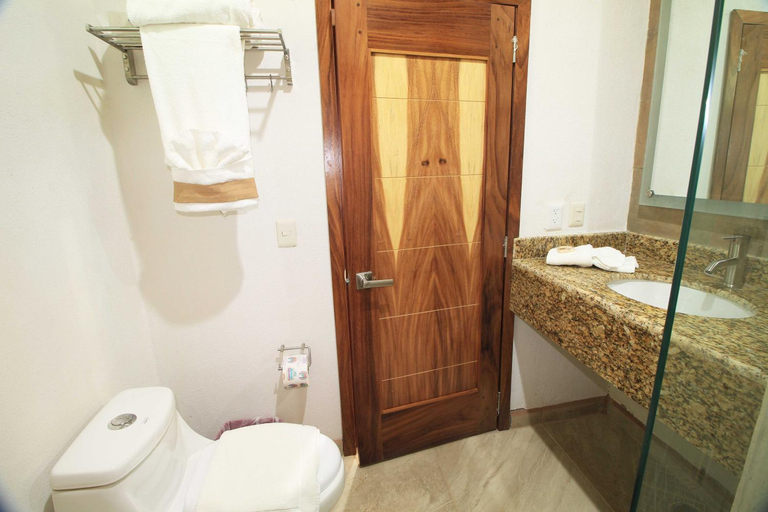 Bathroom 3, Rincon Resort, Compostela