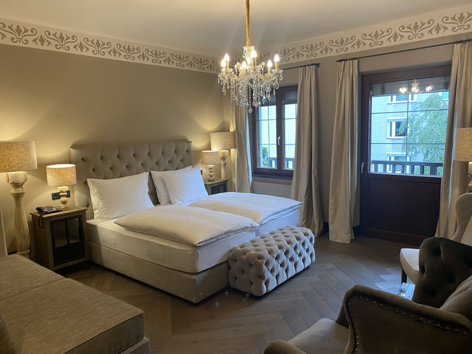Bedroom 3, Boutiquehotel Weisses Rössl, Innsbruck