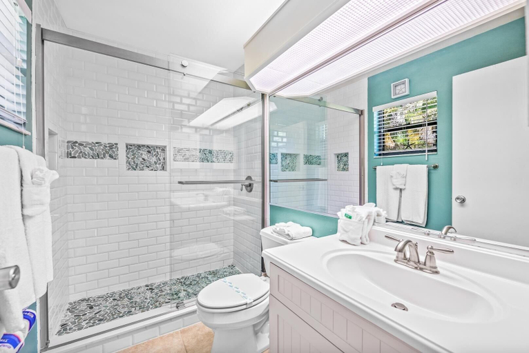 Bathroom 4, Sunset Beach 2 Bedroom Villa by RedAwning, Manatee