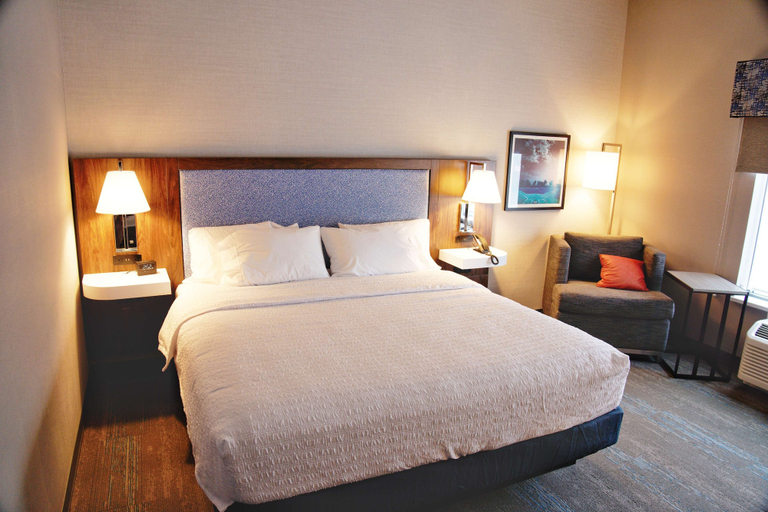 Bedroom, Hampton Inn by Hilton West Wichita Goddard, Sedgwick
