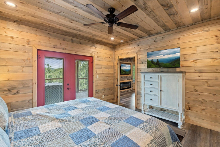 Bedroom 2, Red Sky Ridge 5 Bedroom Cabin by RedAwning, Sevier