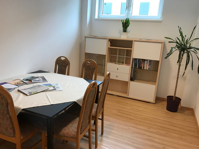 Others 4, Montagehotel Business & City, Linz