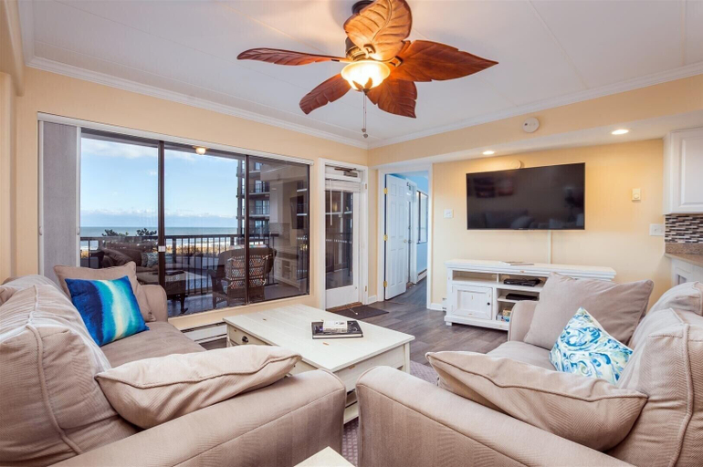 Living area 4, High Point South 1c 2 Bedroom Condo by RedAwning, Worcester