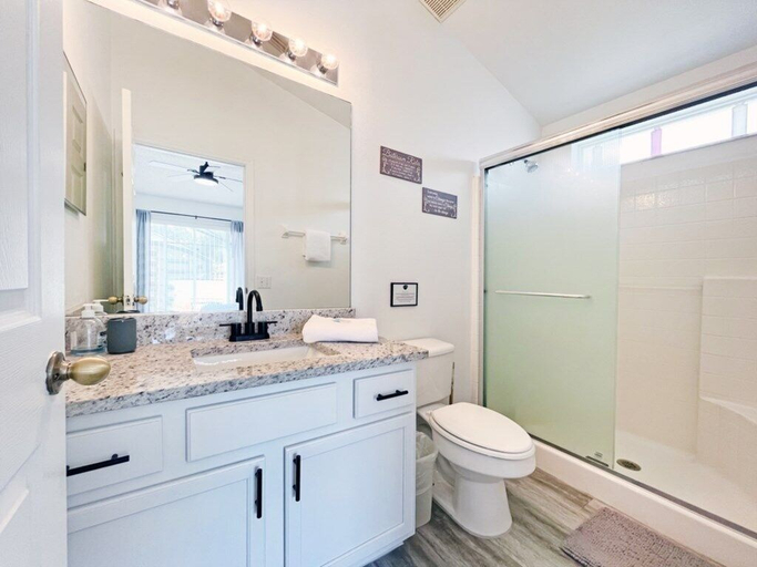 Bathroom 4, Langham Villa 3 Bedroom Home by RedAwning, Polk