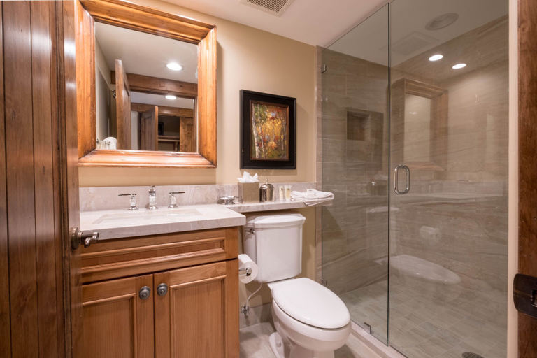 Bathroom 5, Three Bedroom Suite 3 Apartment Hotel by Redawning, Summit