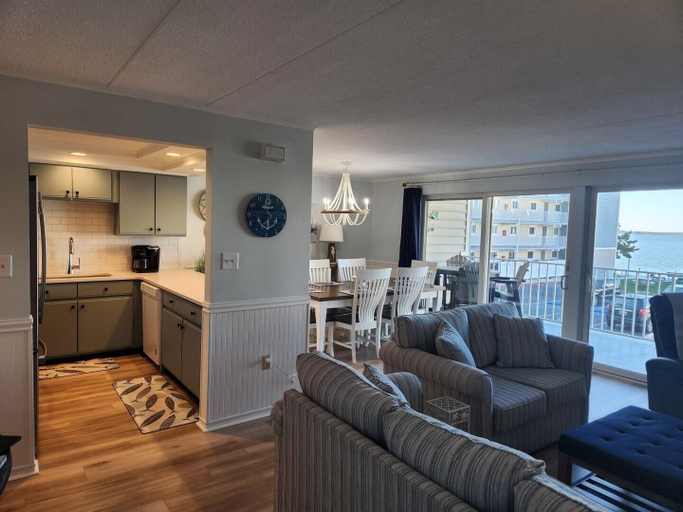 Living area 4, Thunder Island 114c 2 Bedroom Condo by RedAwning, Worcester