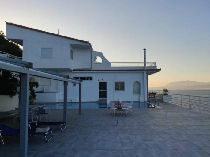 Exterior & Views 2, Charming 4-bed Villa in Pefkali, Peloponnese