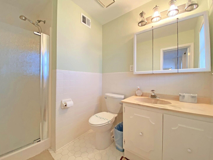 Bathroom 3, Alameda 5 2 Bedroom Condo by RedAwning, Worcester