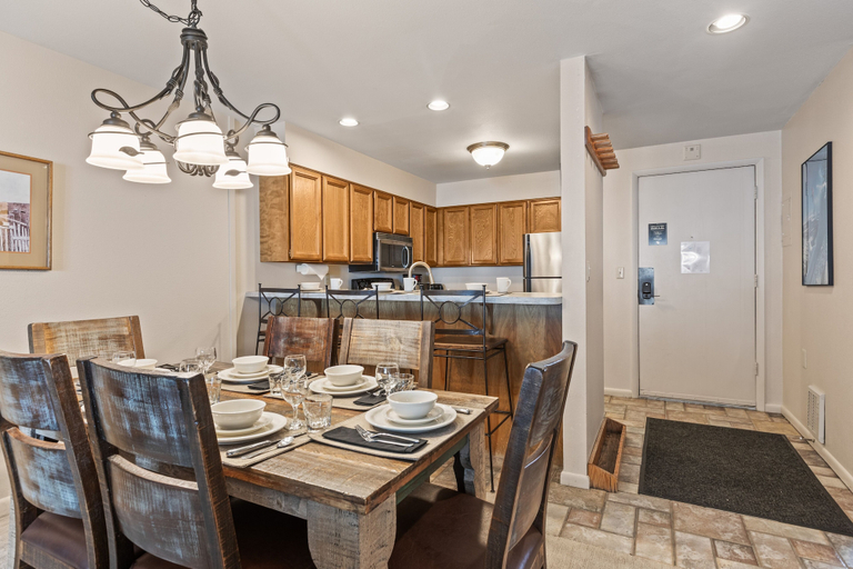 Dining 2, Snow Flower 147 2 Bedroom Condo by RedAwning, Summit