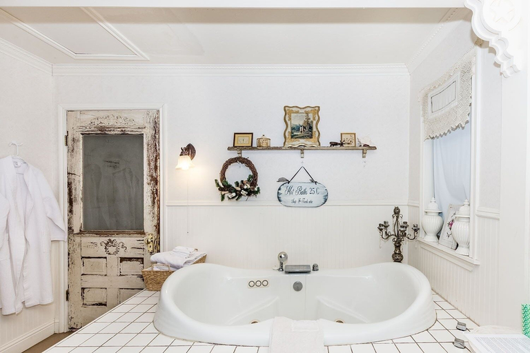 Bathroom 3, Binky's Summer Afternoon Studio Bedroom Cottage by RedAwning, Gillespie