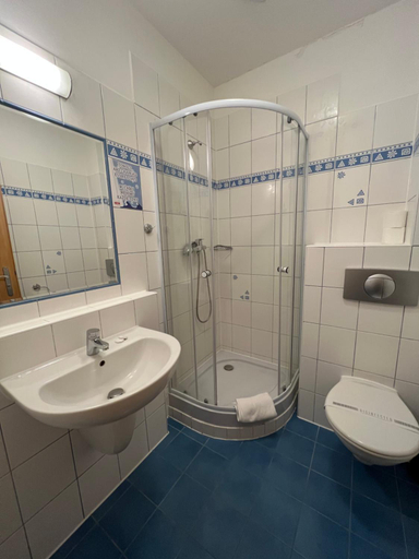 Bathroom 4, Boston, Karlovy Vary