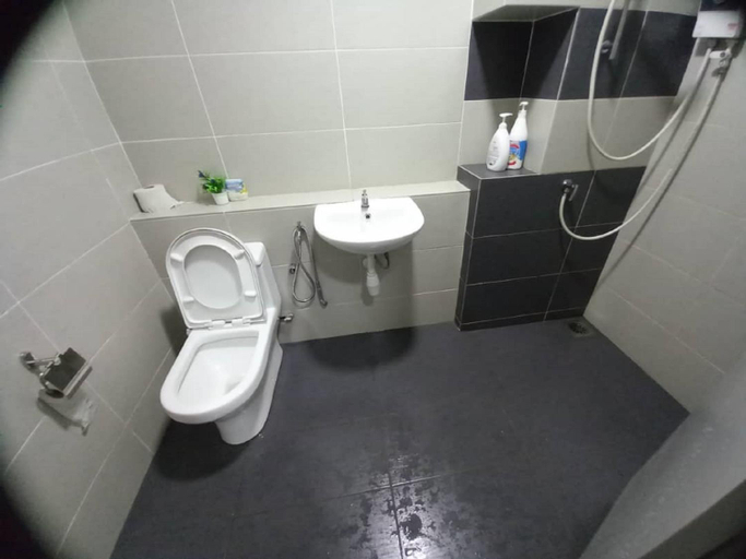 Bathroom, 62-JY Sweet Homestay@Austin Regency 4pax, Johor Bahru