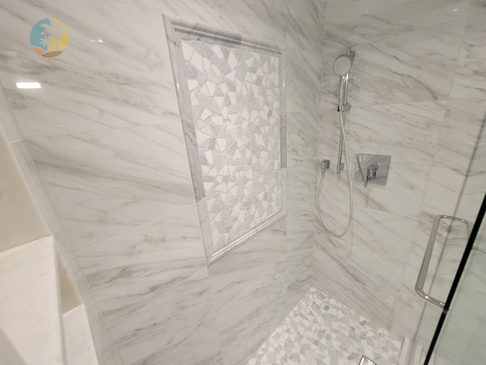 Bathroom 4, Alexander 611 3 Bedroom Apts by RedAwning, Miami-Dade