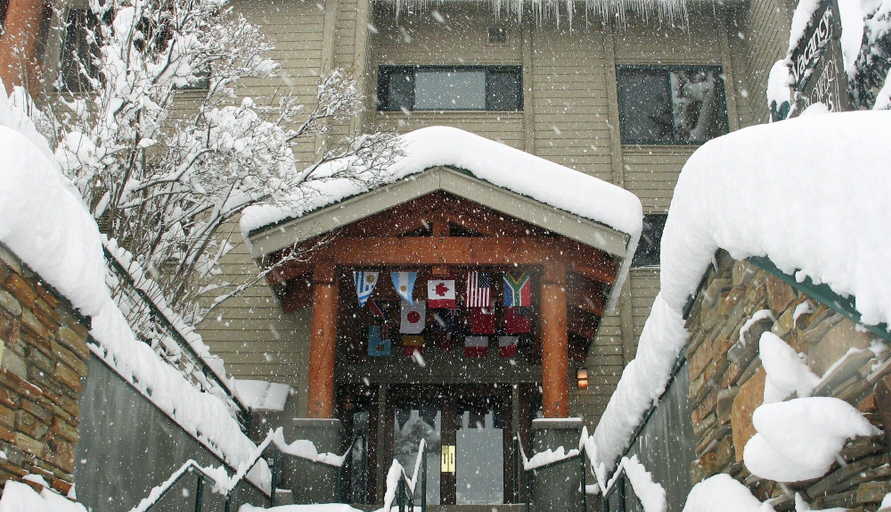 Exterior & Views 2, Snow Flower 025-studio Condo by RedAwning, Summit