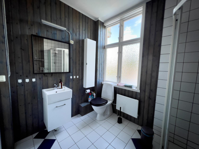 Bathroom 2, Sjogatan 21,, Jönköping