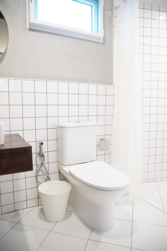 Bathroom 4, Tali-Yailai Hostel, Sattahip