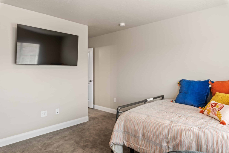 Bedroom 3, The Jungalow by RedAwning, Washington