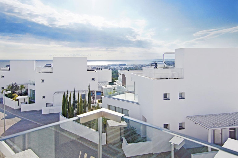 Others 5, Villa Paradisia