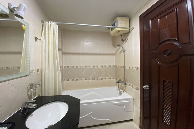 Bathroom 3, Binh Hung Hotel, Tân Bình