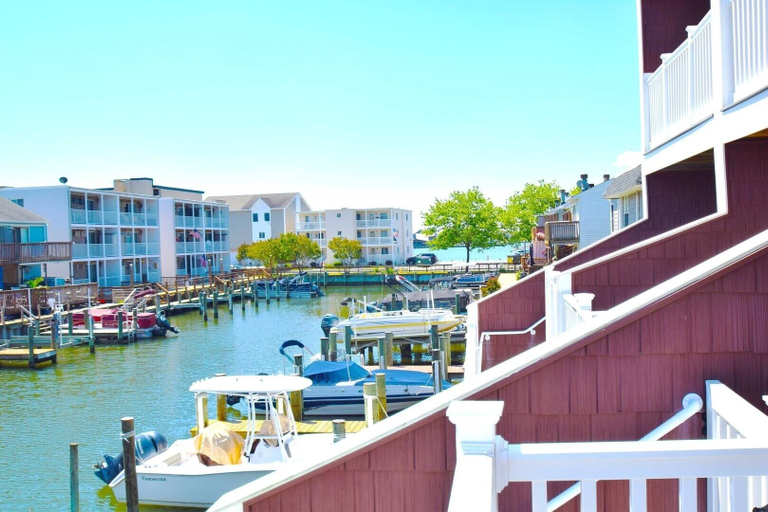 Property grounds 4, Harbour Bay 34 2 Bedroom Townhouse by RedAwning, Worcester