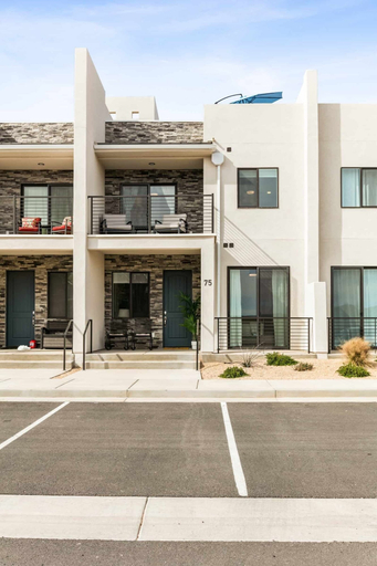 Exterior & Views 2, Stapes Escape #75 by RedAwning, Washington