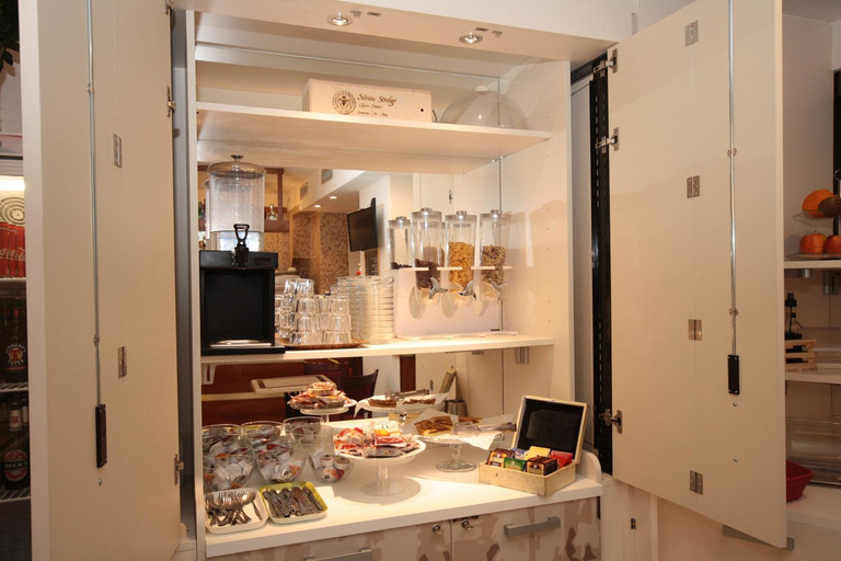 Others 5, Hotel Astrid, Milano