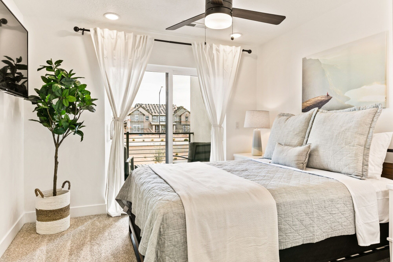 Bedroom 3, Stapes Escape #75 by RedAwning, Washington
