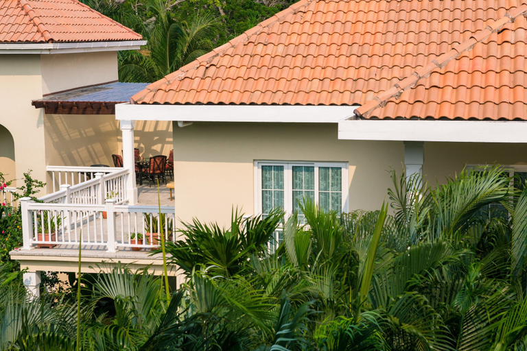 Exterior & Views, Lawson Rock - Yellowfish 211 2 Bedroom Condo by RedAwning, Roatán