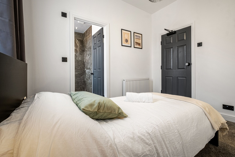 Bedroom 2, Immaculate 6-bed House in Newcastle, North Tyneside