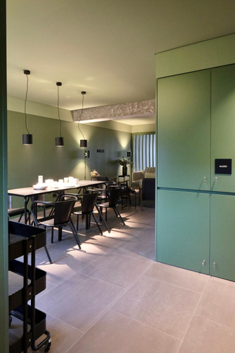 Others 5, Oporto CoLiving Circunvalacao 13250, Matosinhos